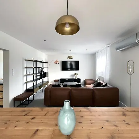 Maison 15 Personnes Peripherie De Clermont-ferrand *