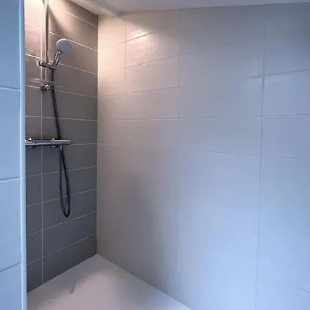 Maison 15 Personnes Peripherie De Clermont-ferrand * Romagnat