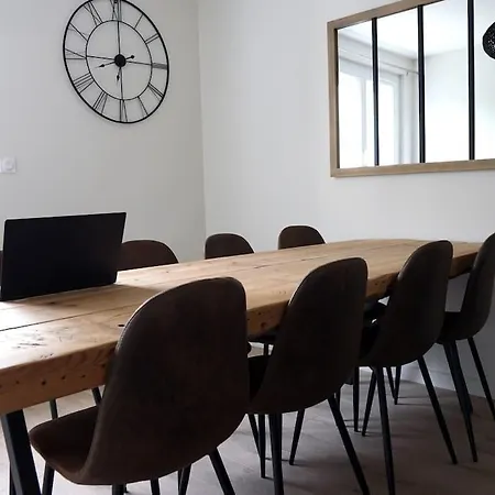 Maison 15 Personnes Peripherie De Clermont-ferrand Holiday home Romagnat