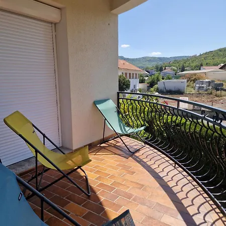 Maison 15 Personnes Peripherie De Clermont-ferrand Romagnat