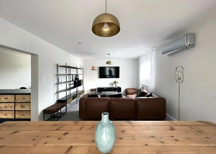 Maison 15 Personnes Peripherie De Clermont-ferrand *