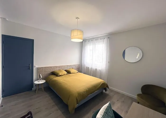 Holiday home Maison 15 Personnes Peripherie De Clermont-ferrand